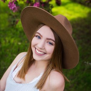 Meet your Posher, Taylor